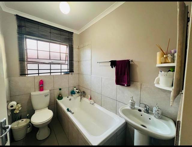 3 BEDROOM HOUSE FOR SALE IN HEATHERVIEW